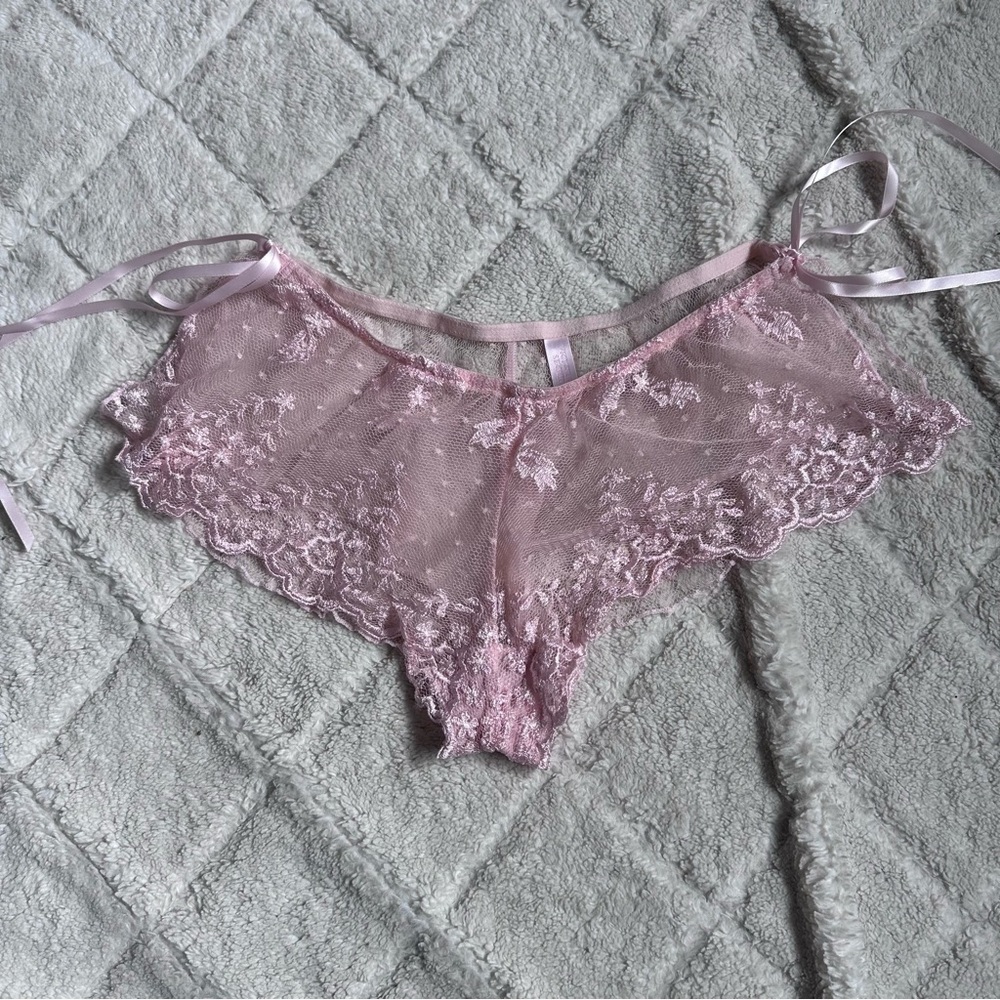 Victoria's Secret | Vintage Pastel Pink Lace Panties Shorts | Size Small